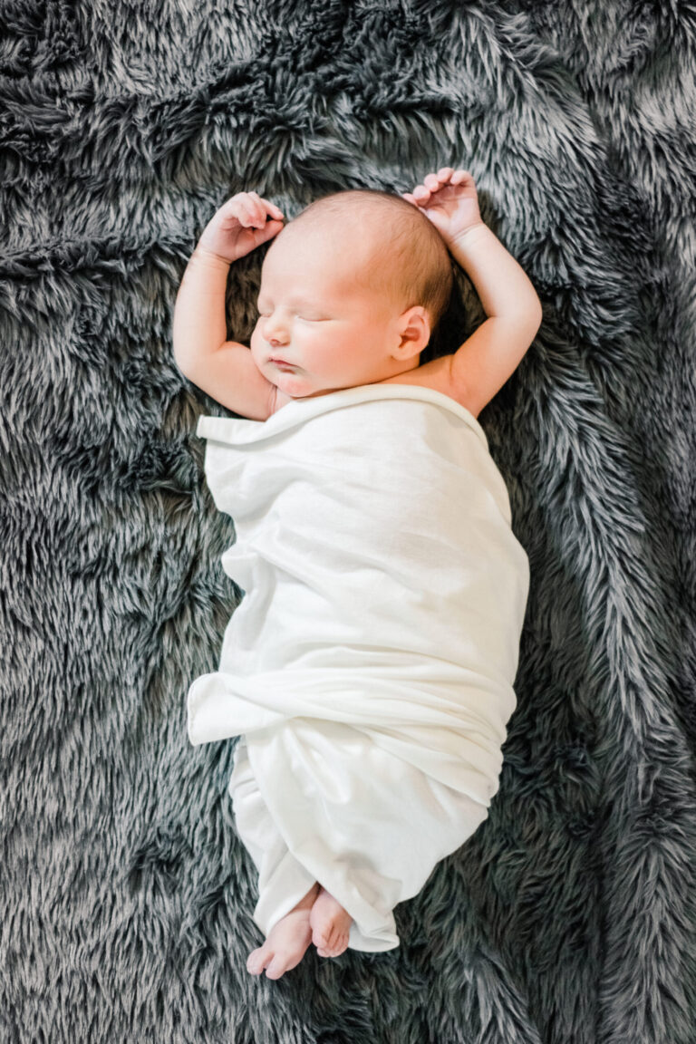 Lifestyle Family Portraits | Sandpoint, Idaho Newborn