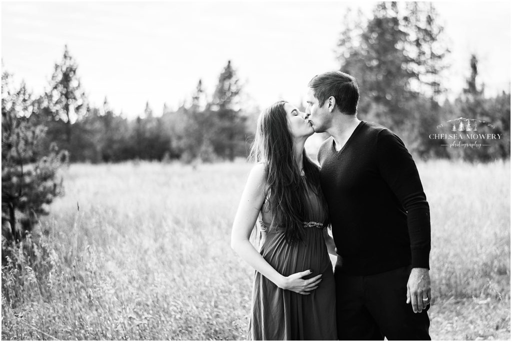 black and white photography | lifestyle couple portraits